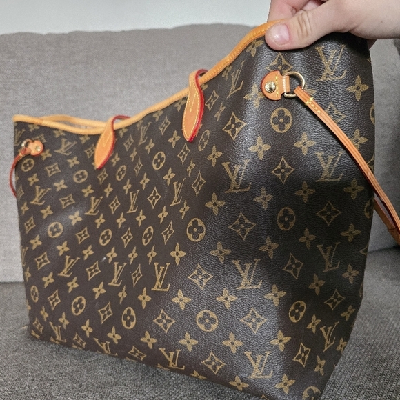 Authentic Louis Vuitton Monogram Neverfull tote - Picture 3 of 16